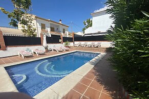 Lovely 10 bed Villa With Private Pool and Garden