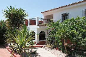 Lovely 10 bed Villa With Private Pool and Garden
