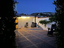 Lovely 10 bed Villa With Private Pool and Garden