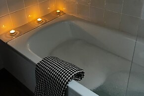 Lovely 10 bed Villa With Private Pool and Garden