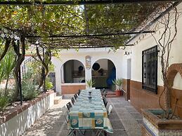 Lovely 10 bed Villa With Private Pool and Garden