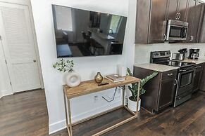 Couple's Retreat Near Vanderbilt University!