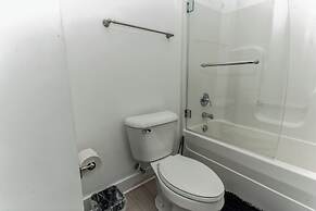 Couple's Retreat Near Vanderbilt University!