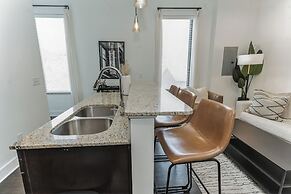 Couple's Retreat Near Vanderbilt University!