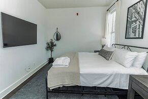 Couple's Retreat Near Vanderbilt University!