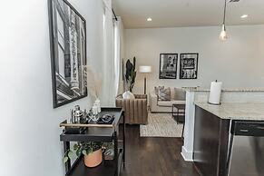 Couple's Retreat Near Vanderbilt University!