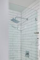 Lux Retreat By Renzzi