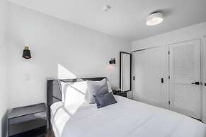 Lux Retreat By Renzzi