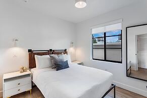 Lux Retreat By Renzzi