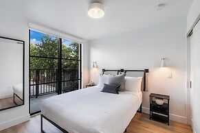 Lux Retreat By Renzzi