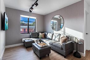 Lux Retreat By Renzzi