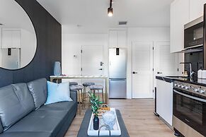 Lux Retreat By Renzzi