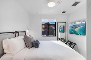 Lux Retreat By Renzzi