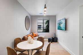 Lux Retreat By Renzzi