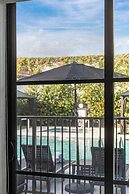 Lux Retreat By Renzzi