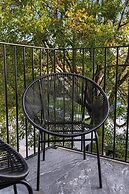 Lux Retreat By Renzzi