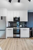 Lux Retreat By Renzzi