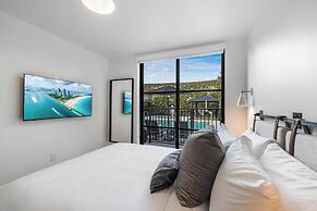 Lux Retreat By Renzzi