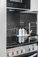 Lux Retreat By Renzzi