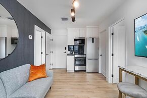 Lux Retreat By Renzzi