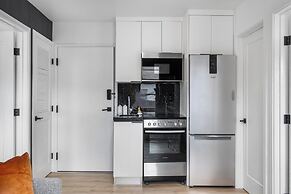 Lux Retreat By Renzzi