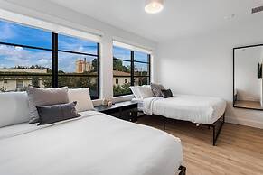 Lux Retreat By Renzzi