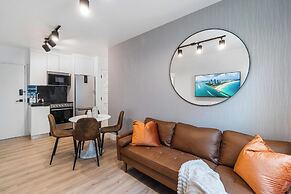 Lux Retreat By Renzzi