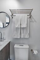 Lux Retreat By Renzzi