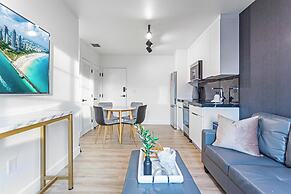 Lux Retreat By Renzzi