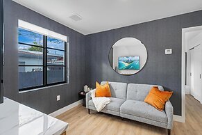 Lux Retreat By Renzzi