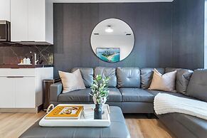 Lux Retreat By Renzzi