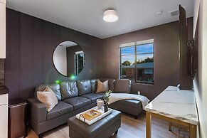 Lux Retreat By Renzzi