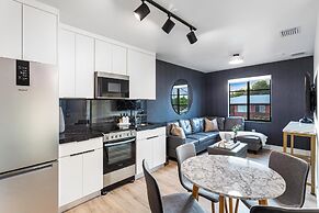 Lux Retreat By Renzzi