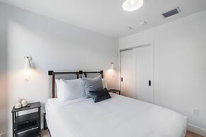 Lux Retreat By Renzzi