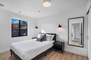 Lux Retreat By Renzzi