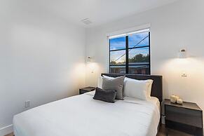 Lux Retreat By Renzzi