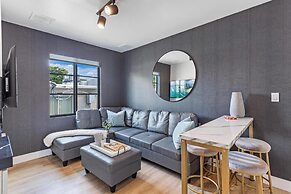 Lux Retreat By Renzzi