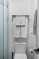 Lux Retreat By Renzzi