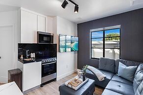 Lux Retreat By Renzzi