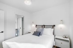 Lux Retreat By Renzzi