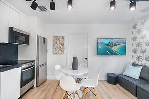 Lux Retreat By Renzzi