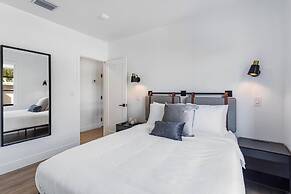 Lux Retreat By Renzzi