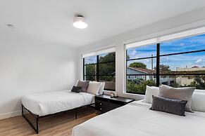 Lux Retreat By Renzzi