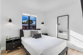 Lux Retreat By Renzzi