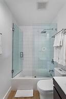 Lux Retreat By Renzzi