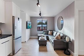 Lux Retreat By Renzzi