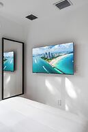 Lux Retreat By Renzzi