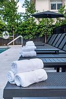 Lux Retreat By Renzzi