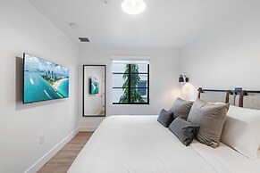 Lux Retreat By Renzzi