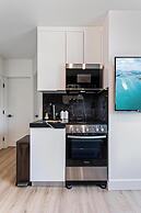 Lux Retreat By Renzzi